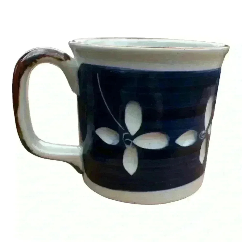 Set of 3 vintage carved cobalt blue stoneware mugs with floral motif - Picture 14 of 15